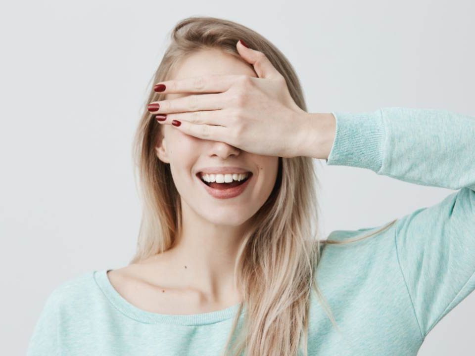 Professional vs At-Home Teeth Whitening in 2026